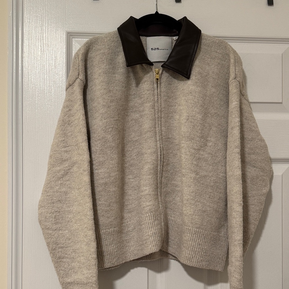 525 America Women’s Beige Zip-Front Sweater w/ Brown Faux Leather Collar Size L